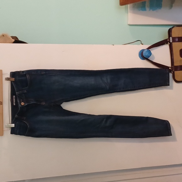 5 For $15 Tommy Hilfiger skinny jeans size 2 - Picture 1 of 4